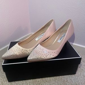 Nina New York, rose kitten heels, size 6